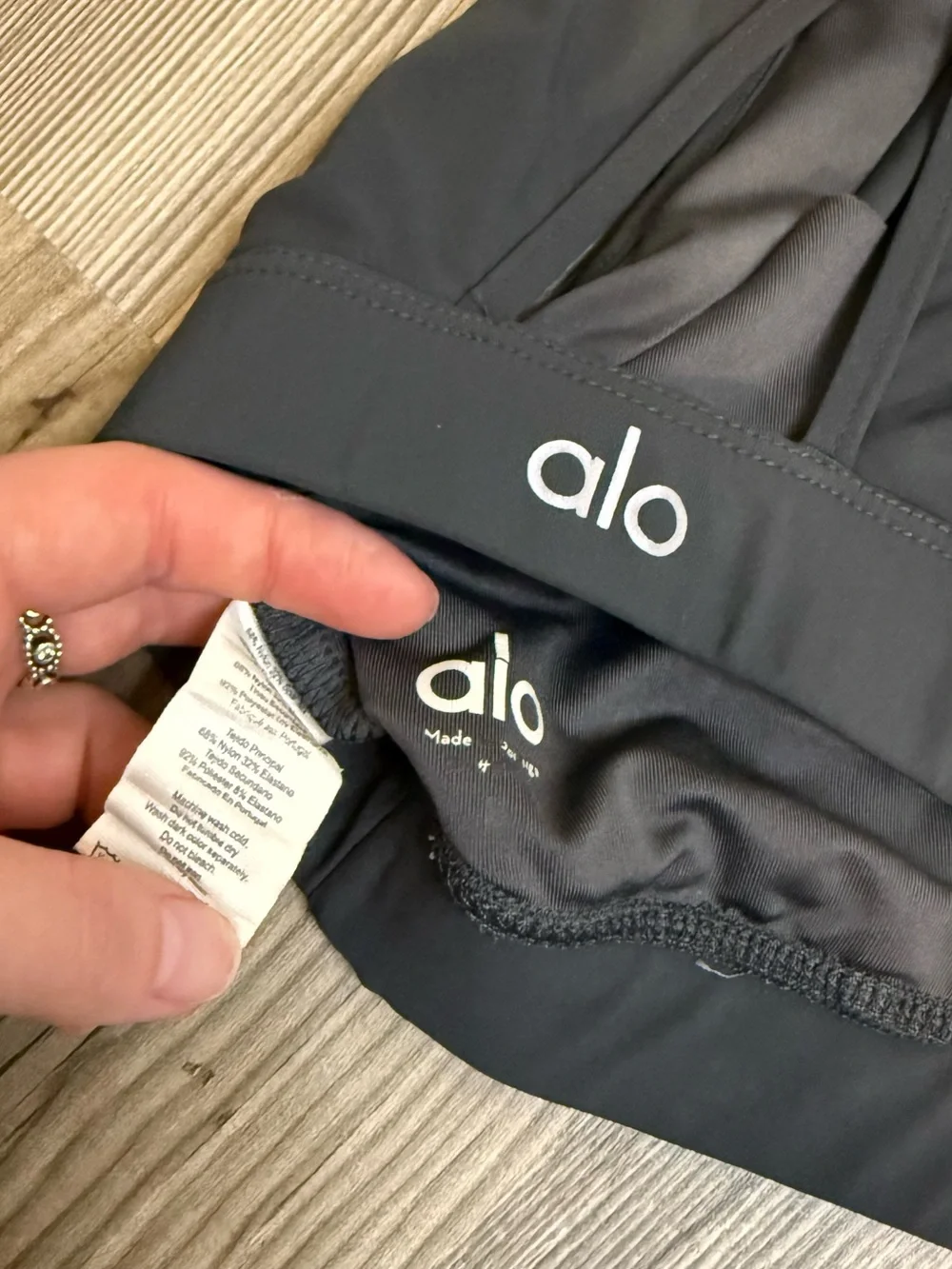 ALO Yoga Women’s Ripped Warrior Bra